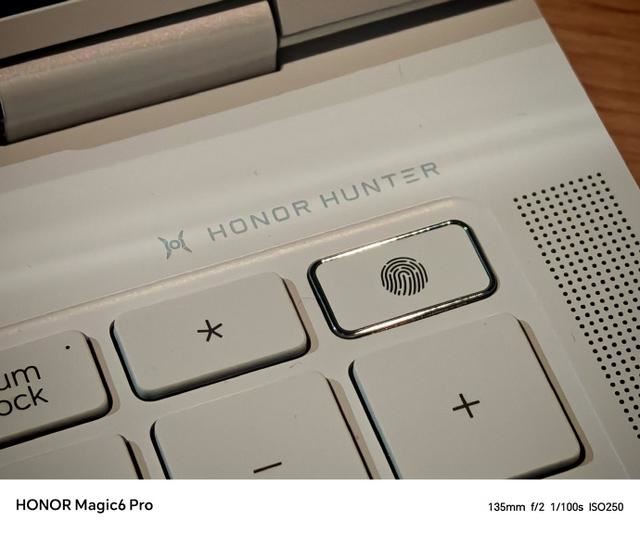 第13张-荣耀首发AI MagicBookPro16发布-恩蓝科技